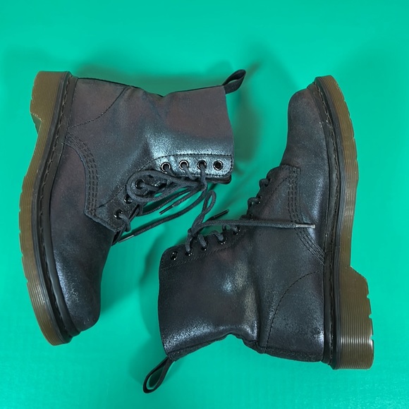 DM Dr Martens Pascal Black Irridescent  Leather Boots 7 US Ladies - Picture 2 of 5